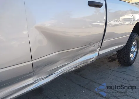 2017 Ram 2500 Tradesman 4X4 8' Box из США, поврежденный, VIN 3C6UR5HJ8HG670735